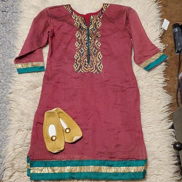 Beautiful Handmade Magenta Salwar Kameez - Picture 1 of 9